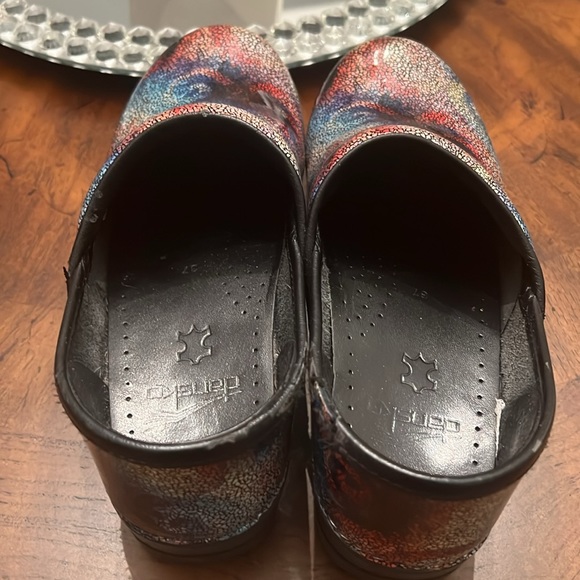 Dansko clog closed back 37 7 multicolored patent - Picture 3 of 9